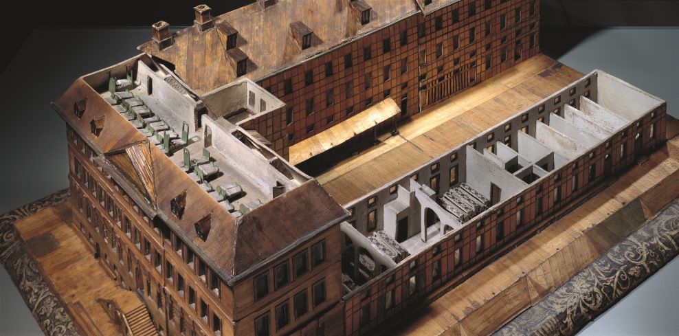 Holzmodell des Historischen Waisenhauses aus dem 18. Jahrhundert aus der Sammlung der Kunst- und Naturalienkammer der Franckeschen Stiftungen in Halle (Saale).